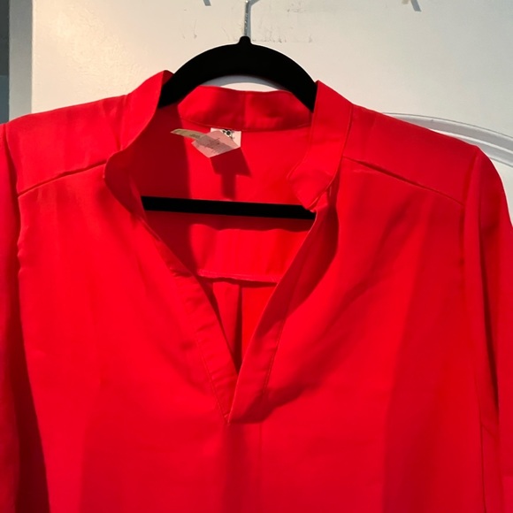 ~MOA~ Elegant Red Women's Top - Picture 3 of 6